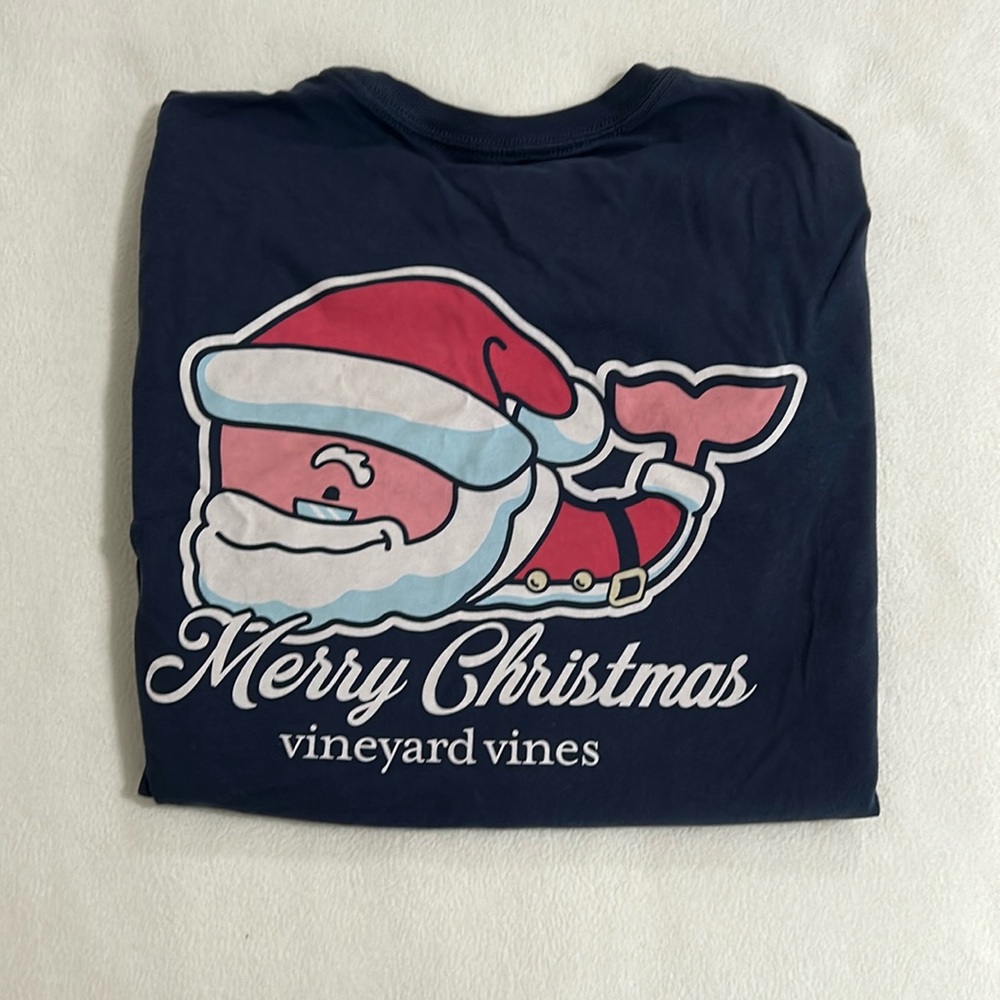 Vineyards Vines Santa tee